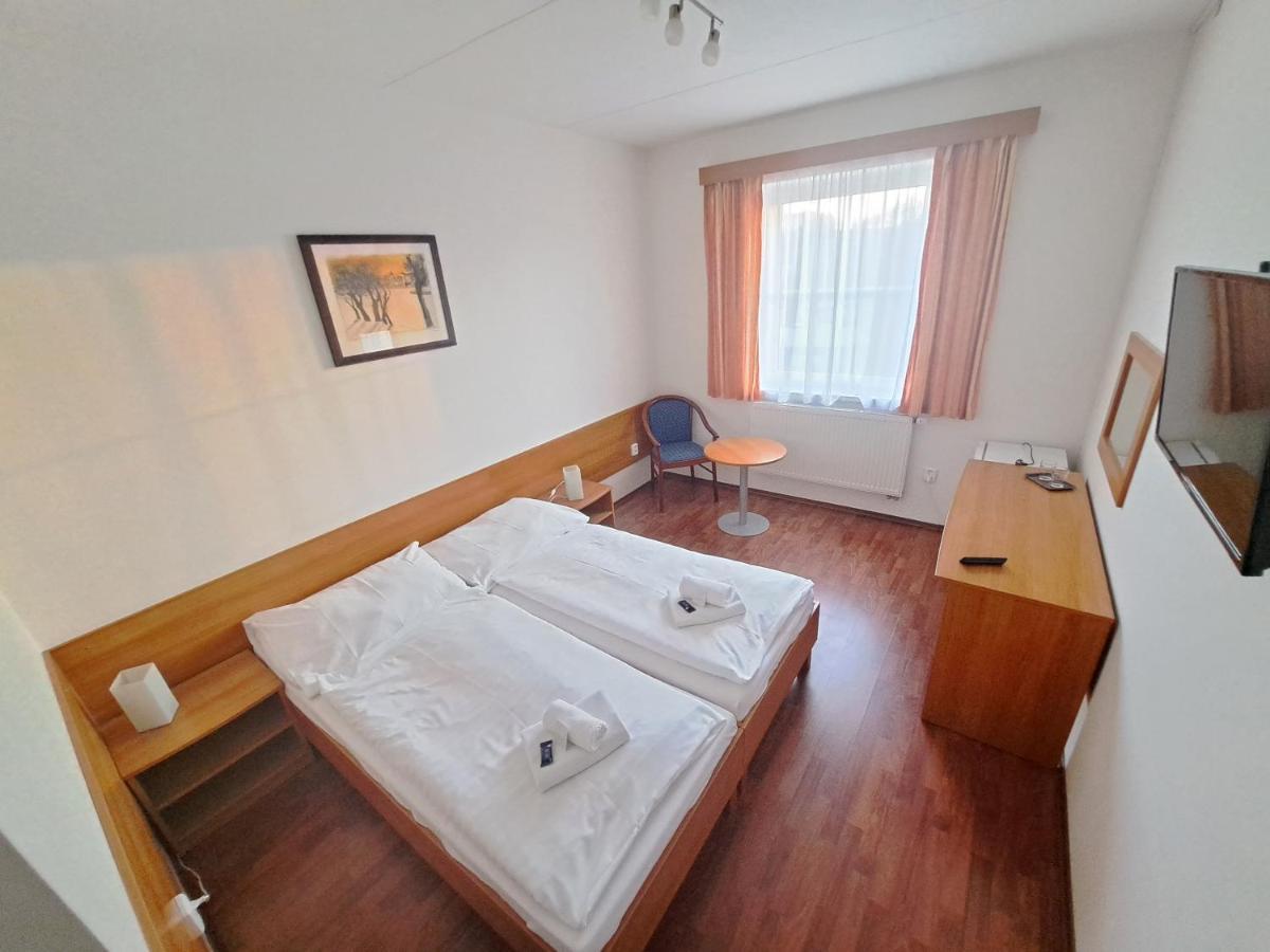 Hasicsky Hotel Přibyslav Buitenkant foto