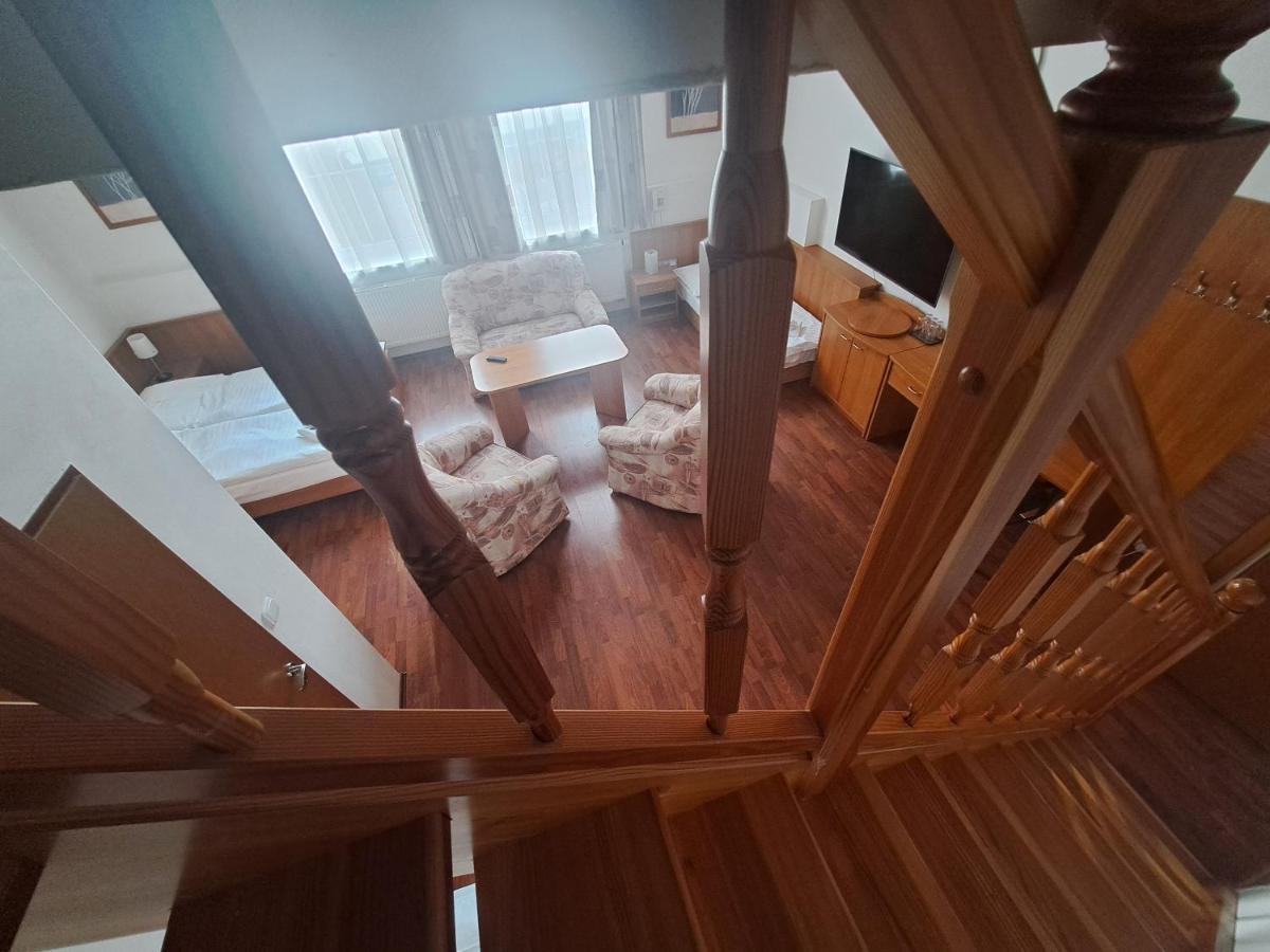 Hasicsky Hotel Přibyslav Buitenkant foto