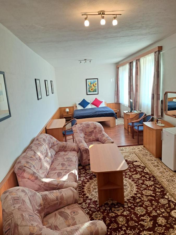 Hasicsky Hotel Přibyslav Buitenkant foto