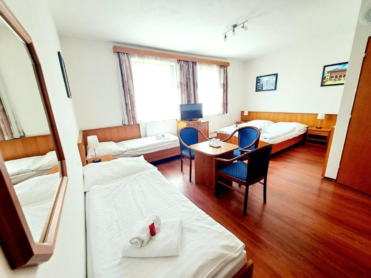 Hasicsky Hotel Přibyslav Buitenkant foto